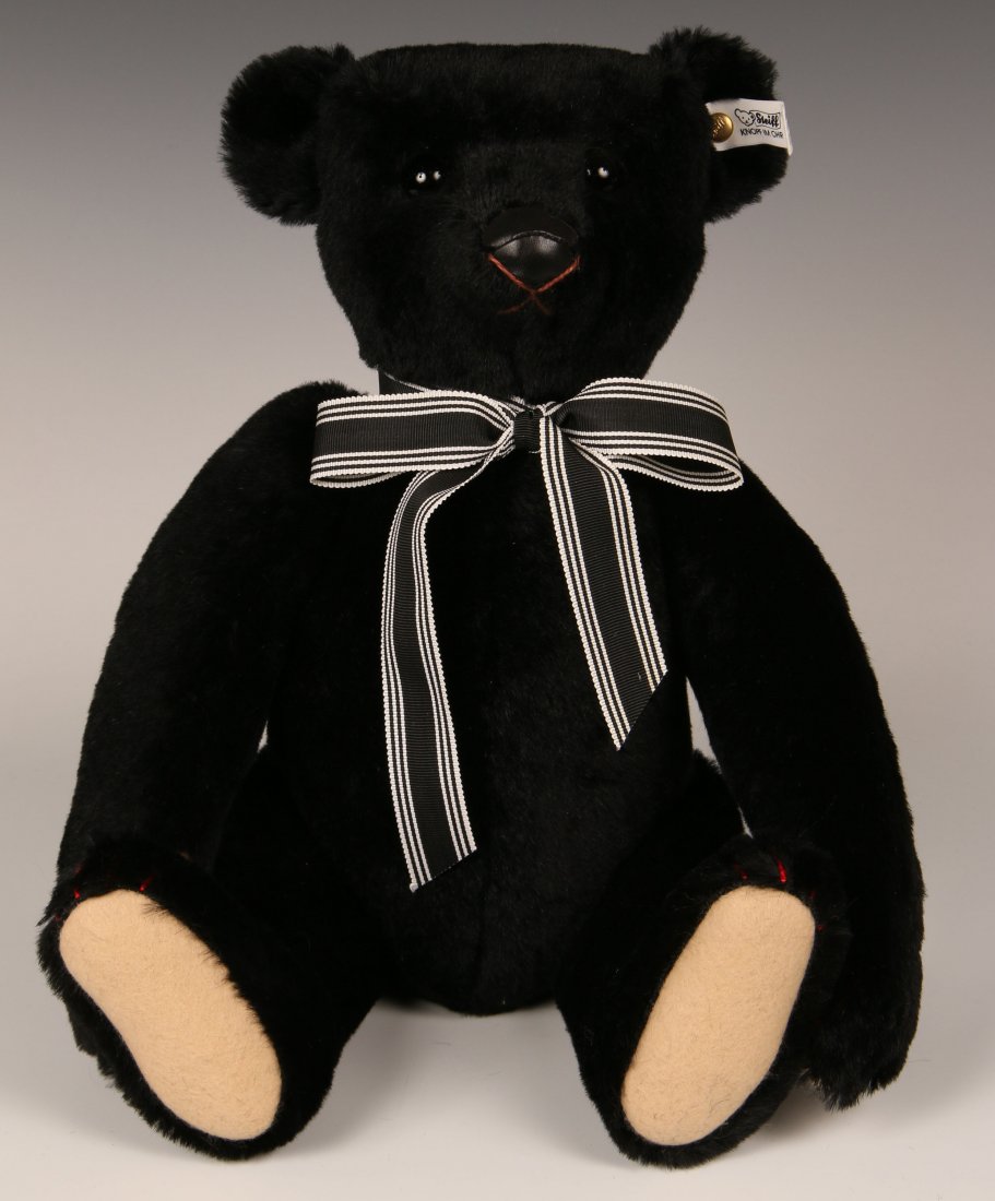 STEIFF 1988 LIMITED EDITION BLACK BEAR IN BOX: Black replica bear 0173/40, limited edition of 4000, leather nose, button in ear with white label, original box, measures 16 inches (40 cm).