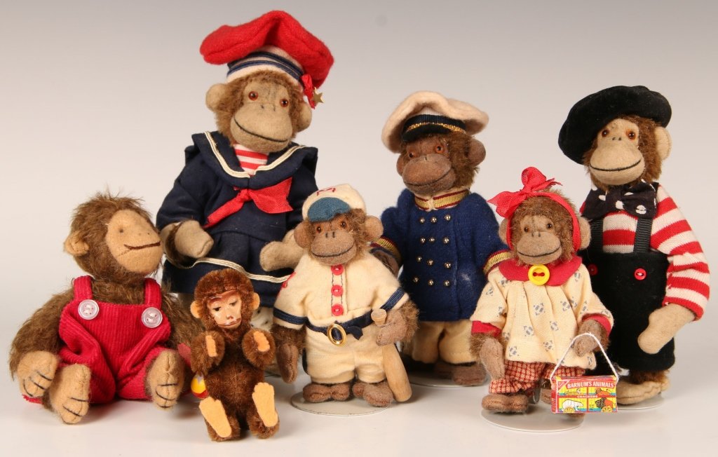 SEVEN SMALL ARTISAN MONKEYS: Schuco mohair monkey, plus dressed monkeys Debi Ortega and Beary Best Friends, measure 3.5 to 6.5 inches.