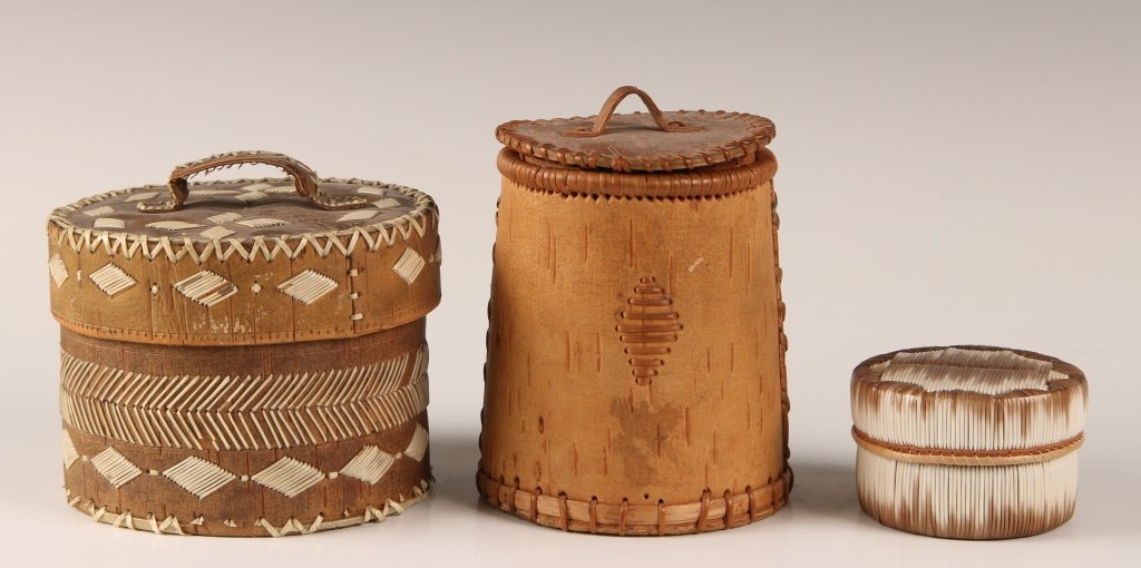 NATIVE AMERICAN BIRCH BARK WITH QUILL DECORATION: Two covered pieces with quill work plus another covered Birch bark piece. Sizes range from 5 x 3 inches, down to 1.75 x 2.75 inches. The smallest piece in this group is an excellent example with nice
