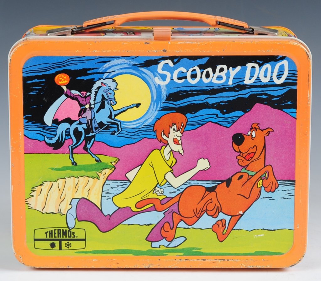 1973 SCOOBY DOO LUNCH BOX: Includes matching plastic thermos.