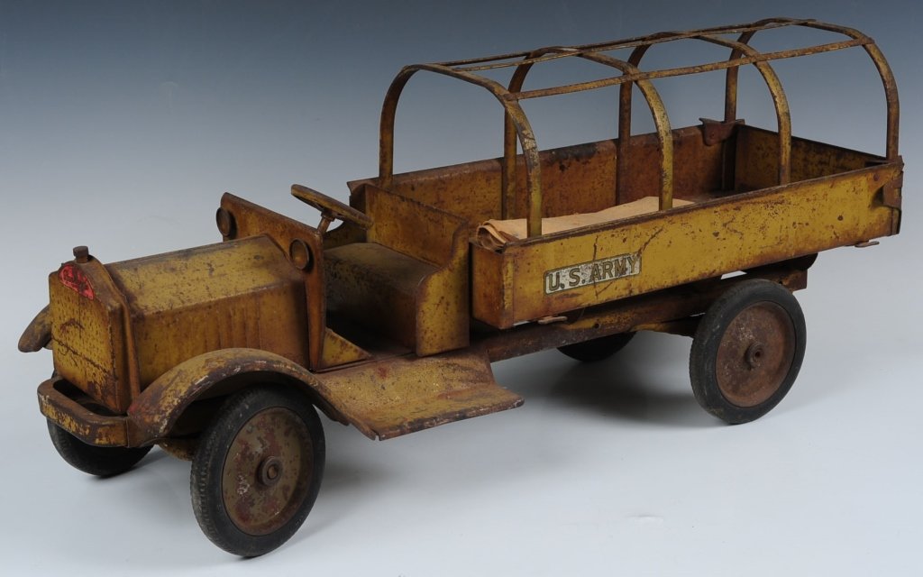 KEYSTONE PACKARD 'U.S. ARMY' PRESSED STEEL TRANSPORT: Original decals and canvas cover. Measures 11 x 25 inches.