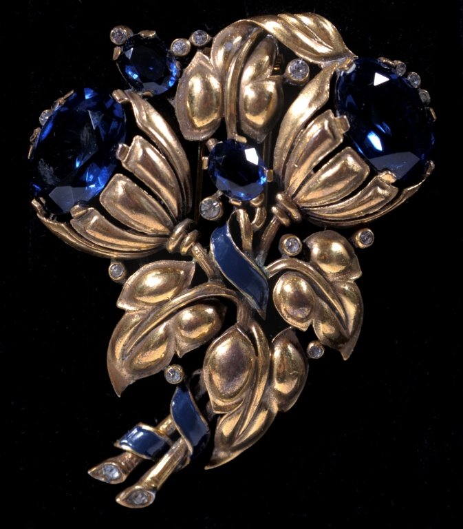 VINTAGE TRIFARI COSTUME BROOCH: Marked on the hinged pin back, measures 2.875 x 2.25 inches.