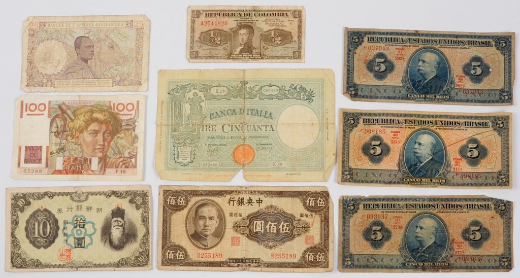 20TH CENTURY PAPER CURRENCY - 36 NOTES: Examples of antique 20th Century world currency. Nine from Chile, 3 Brazil, 3 Hong Kong, 5 US WW II Military Pay Certificates, 6 Japanese WW II Phillipine Government notes, Argentinia, Columbia, Mexic
