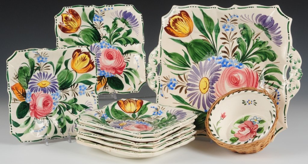 ESTATE LOT OF CHINA INCLUDING SPODE CHRISTMAS: Spode, Italian pottery, miscellaneous items. We are happy to offer in-house shipping for all but very large or very fragile items. Some international orders may need to be handled by a third party shi