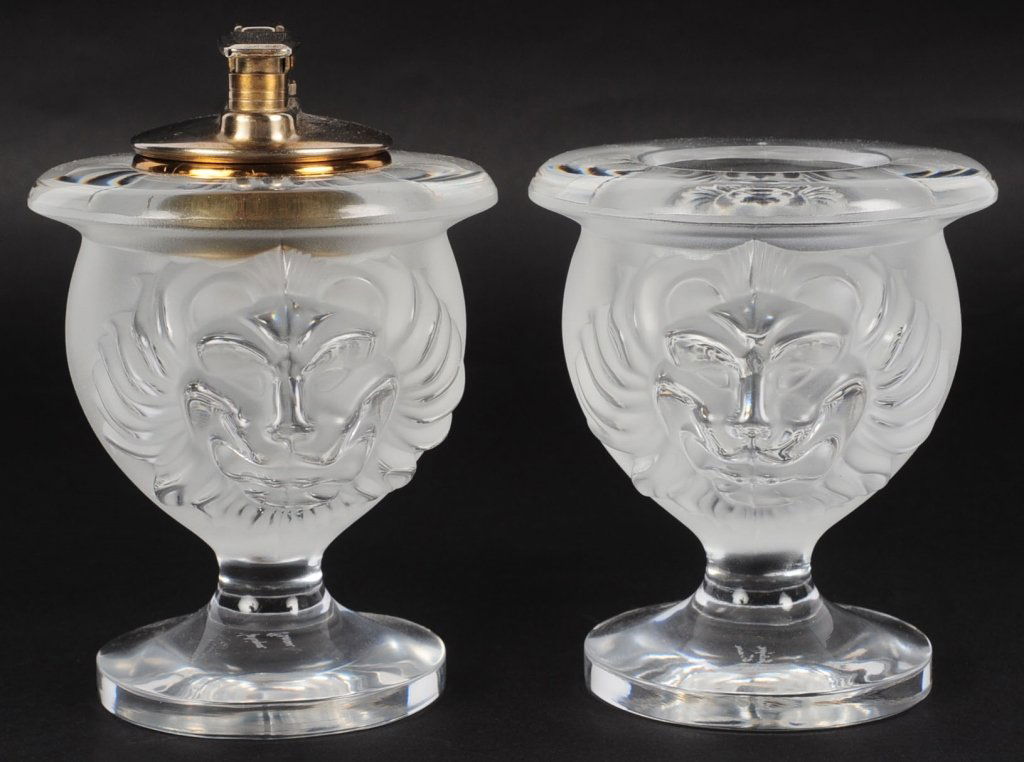 LALIQUE FRENCH CRYSTAL FROSTED LION LIGHTER AND HOLDER (1 of 10)