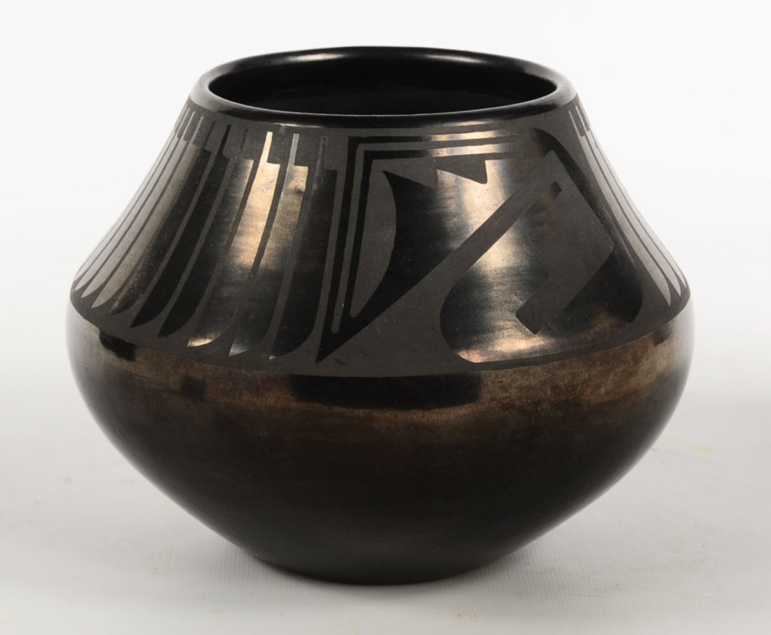 MARIA MARTINEZ SAN ILDEFONSO BLACK ON BLACK POTTERY JAR