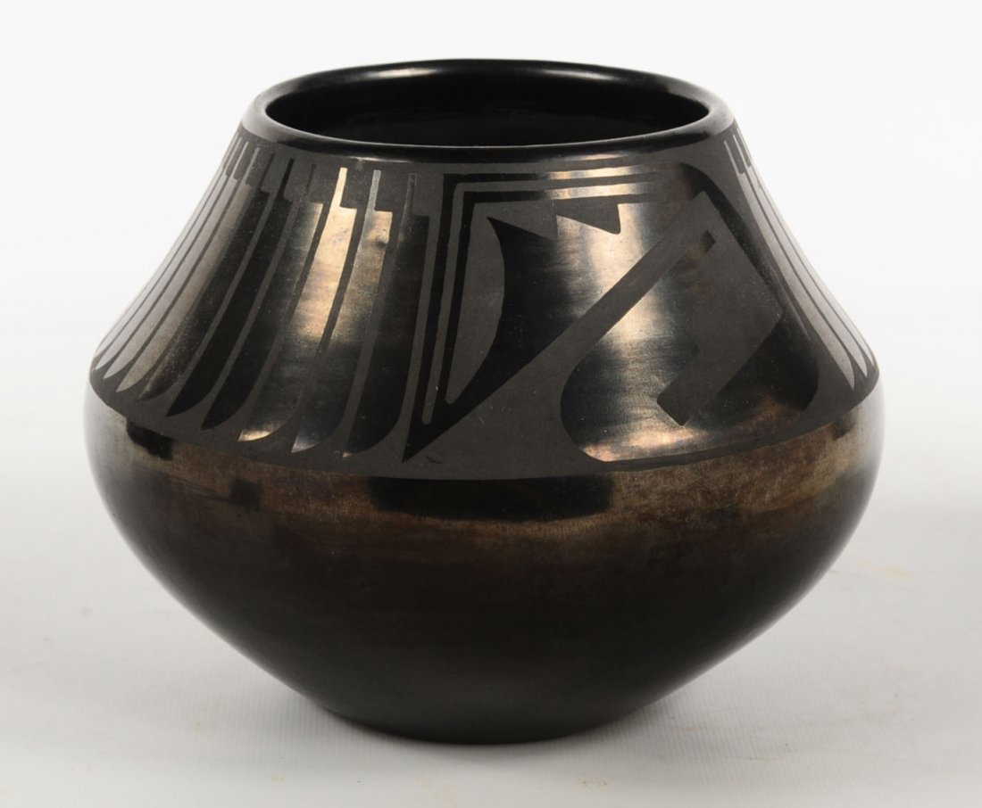 MARIA MARTINEZ SAN ILDEFONSO BLACK ON BLACK POTTERY JAR