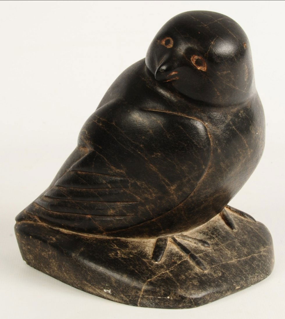 AN INUIT CARVED SOAPSTONE FIGURE OF A BIRD (1 of 10)