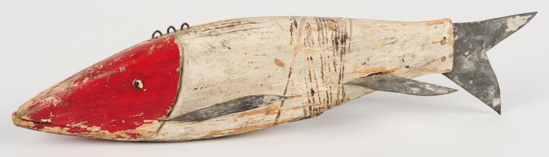ORIGINAL VINTAGE PAINTED WOOD AND TIN FISH DECOY (1 of 10)