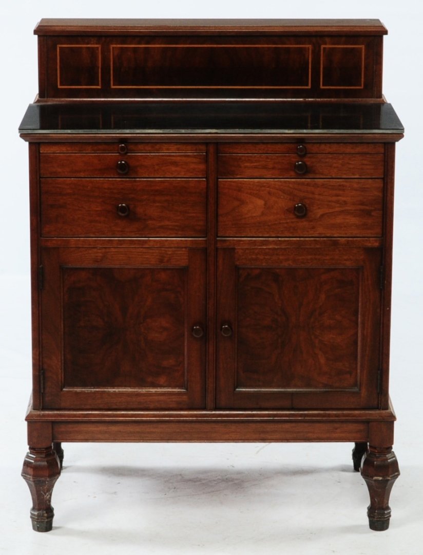 CIRCA 1930S HAMILTON MFG DOCTOR'S MEDICAL CABINET (1 of 10)