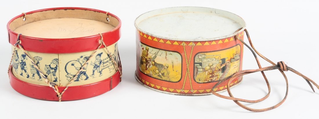 TWO TIN LITHO TOY DRUMS INCLUDING SNOW WHITE (1 of 10)