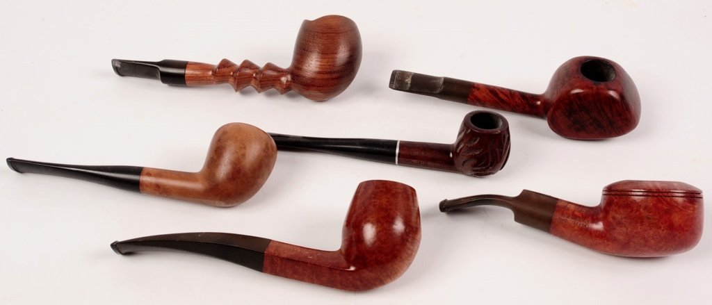 ESTATE PIPE LOT OF SIX: DUNHILL, LEE, DR. GRABOW: Includes Dunhill Root Briar 5453, 6 inches; an unmarked apple shape, 5.75 inches; an unmarked volcano, 5.75 inches; Lee Fife limited edition, 5.25 inches; an unmarked freestyle, 5.75 inches; and a Dr.