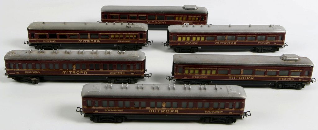 SIX MARKLIN MITROPA SLEEPING AND DINING CARS (1 of 5)