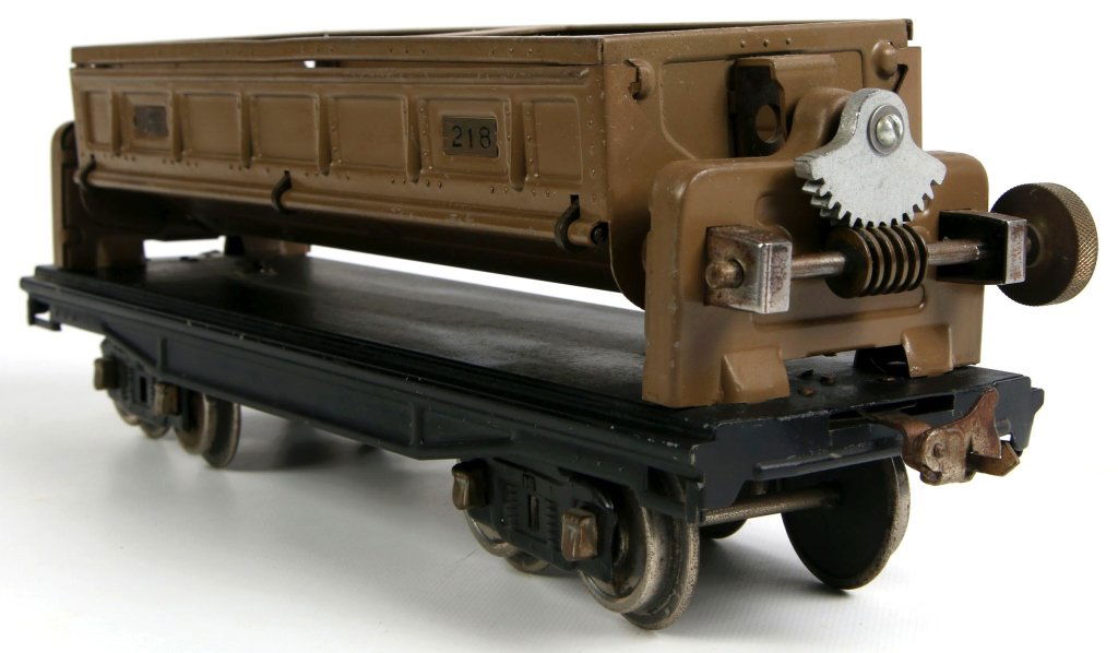 LIONEL STANDARD GAUGE DUMP CAR #218 (1 of 7)