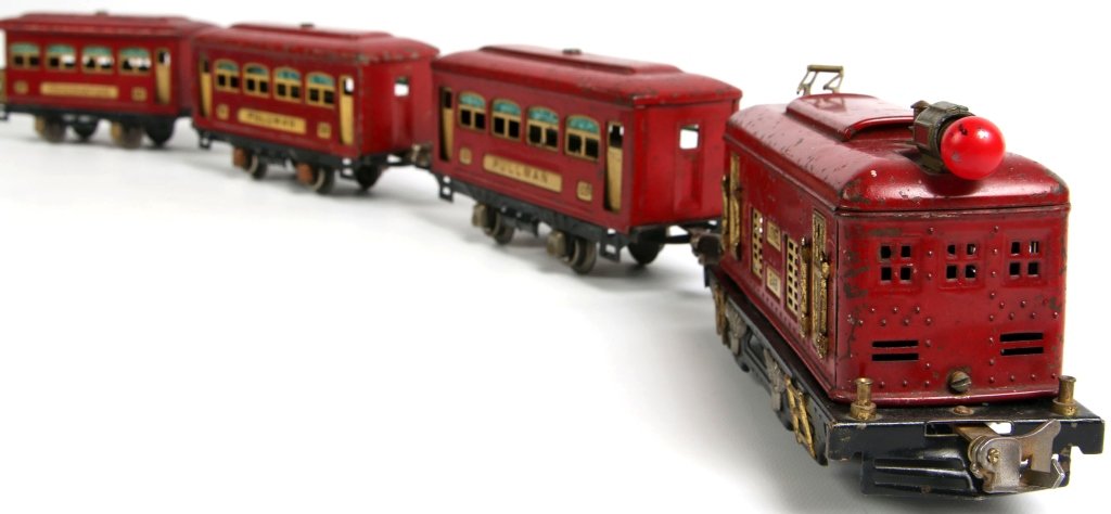 LIONEL FOUR PIECE PREWAR PASSENGER SET (1 of 9)