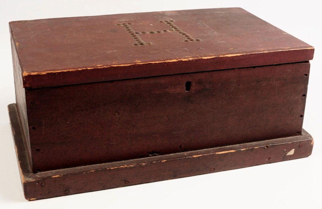 19TH C. PINE DOCUMENT BOX WITH ORIGINAL RED STAIN (1 of 10)