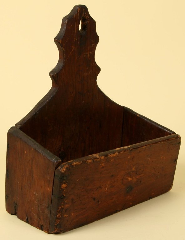 EARLY 19TH C. AMERICAN PINE SCROLL CUT WALL BOX (1 of 8)