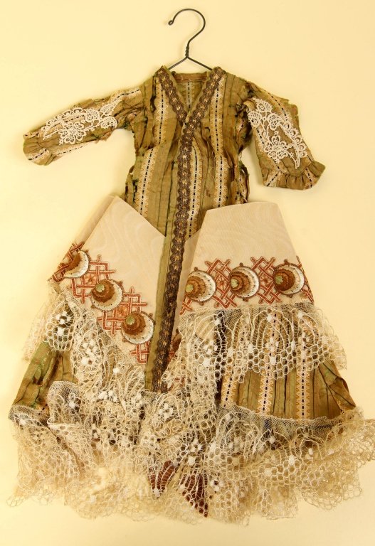 HIGH STYLE VICTORIAN DOLL DRESS C. 1860 (1 of 7)