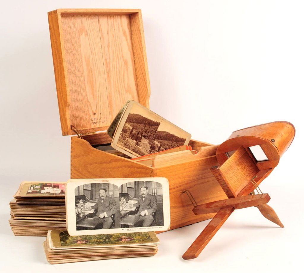 ANTIQUE STEREO VIEWER WITH CARDS (1 of 10)