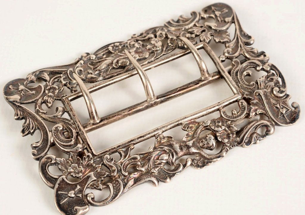 ROCOCO STYLE ANTIQUE SILVER BUCKLE (1 of 10)