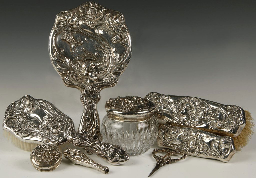 SIX PIECE ART NOUVEAU STERLING SILVER DRESSER SET (1 of 9)