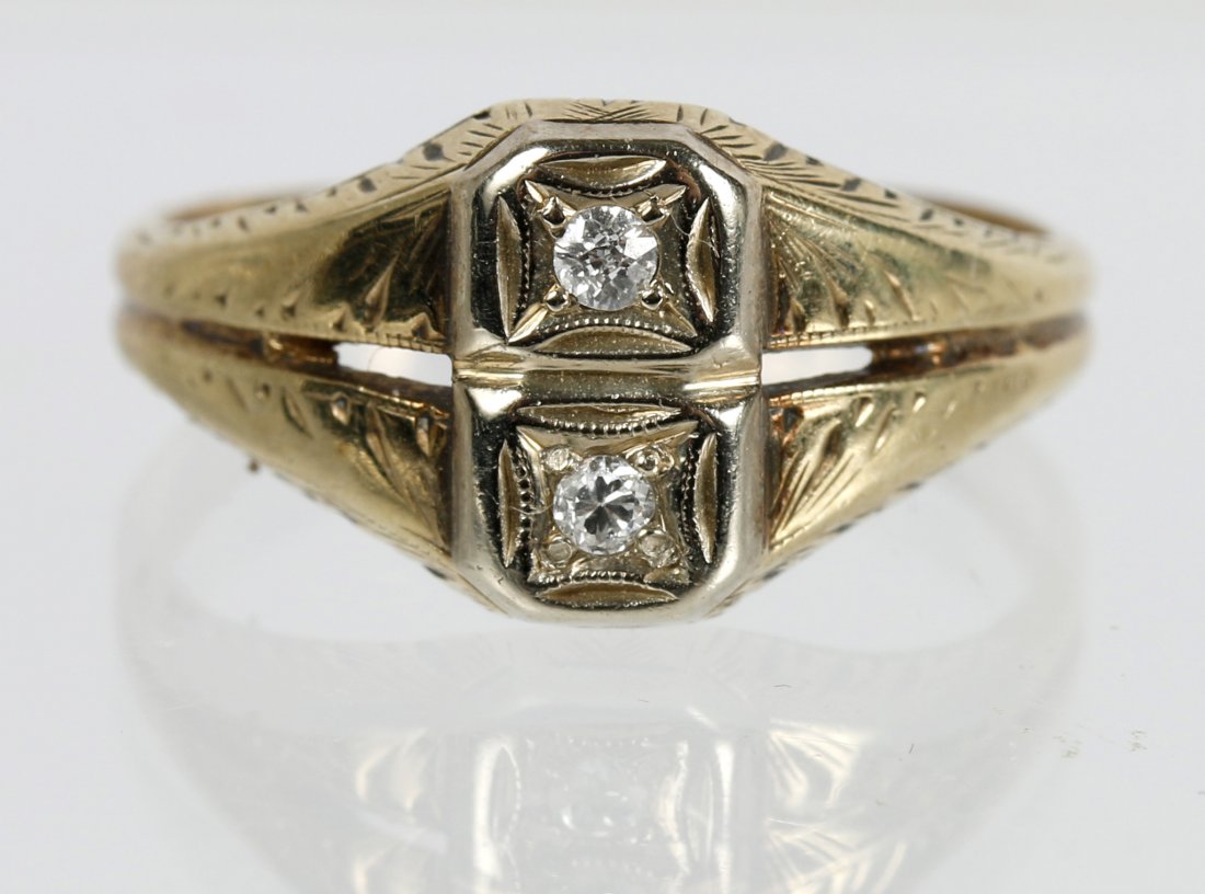 AN ANTIQUE LADIES 14K GOLD DOUBLE DIAMOND BAND (1 of 5)