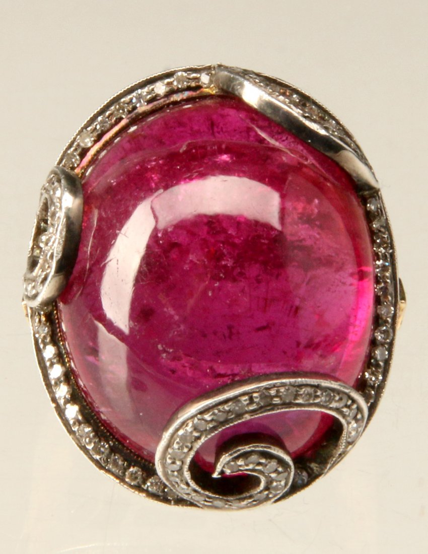 RUBY AND DIAMOND RING IN AN 18K GOLD SETTING (1 of 6)