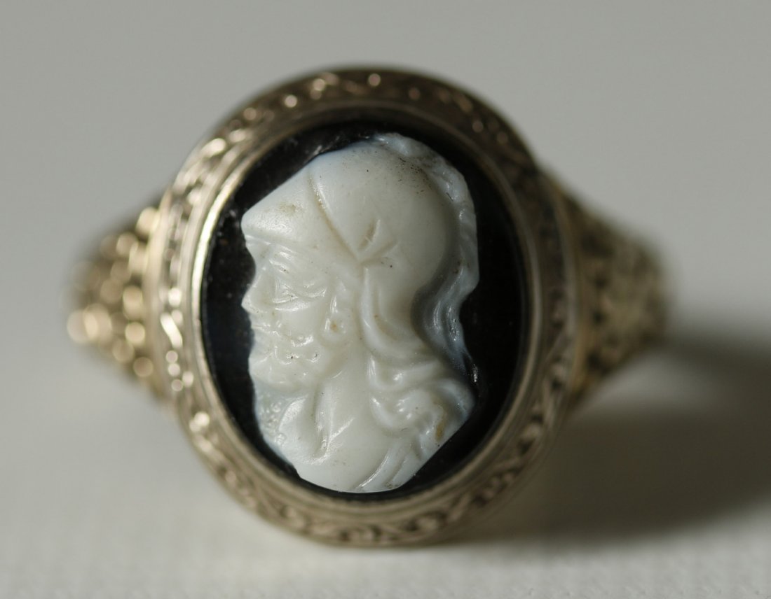 GENT'S VICTORIAN HARDSTONE ONYX CAMEO RING (1 of 6)