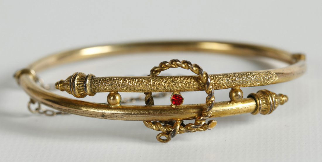 ANTIQUE VICTORIAN BANGLE BRACELET (1 of 4)