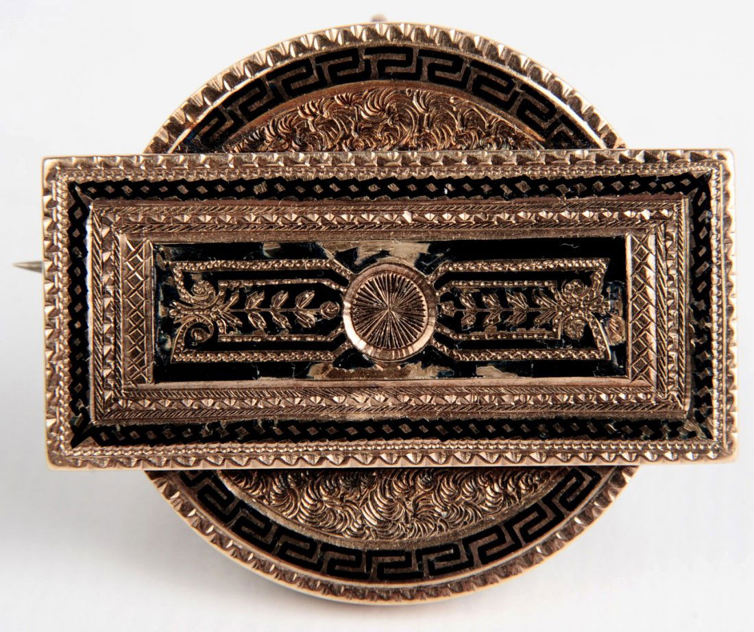 AN ANTIQUE VICTORIAN GOLD PIN WITH BLACK ENAMEL (1 of 7)