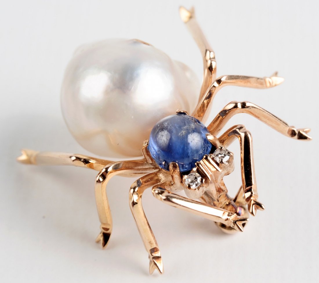 AN 18K SPIDER BROOCH WITH BLISTER PEARL AND DIAMONDS (1 of 8)