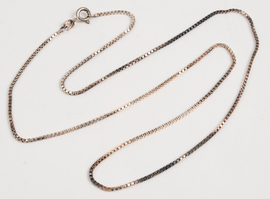 A STERLING SILVER BOX LINK CHAIN NECKLACE (1 of 4)