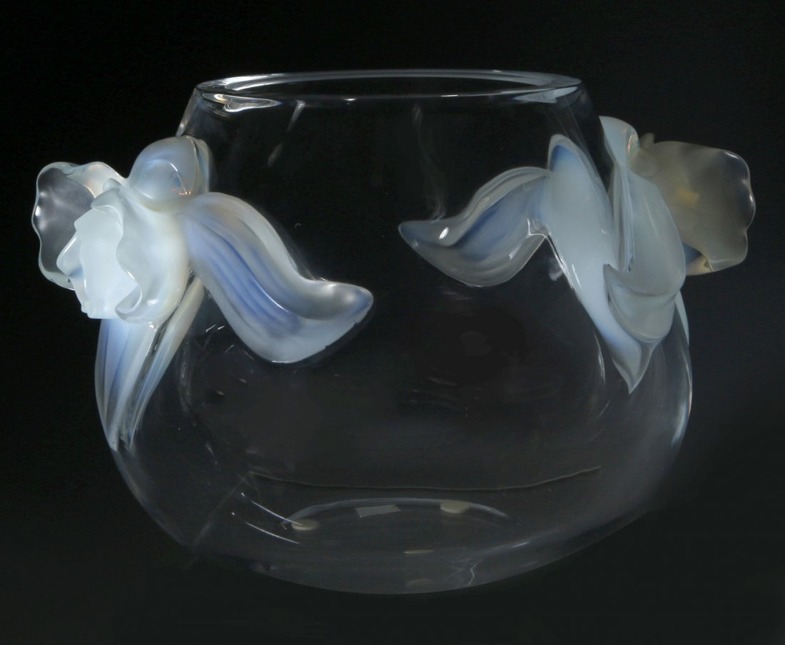 A LALIQUE FRENCH CRYSTAL 'ORCHIDEE' PATTERN VASE (1 of 10)