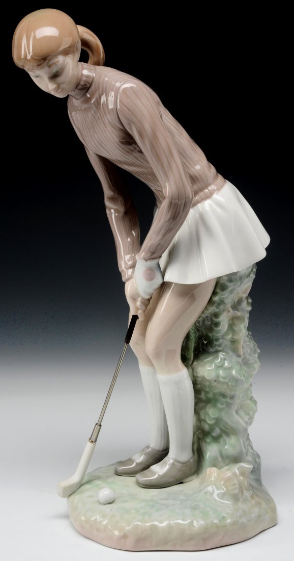 LLADRO 'LADY GOLFER' PORCELAIN FIGURE (1 of 10)