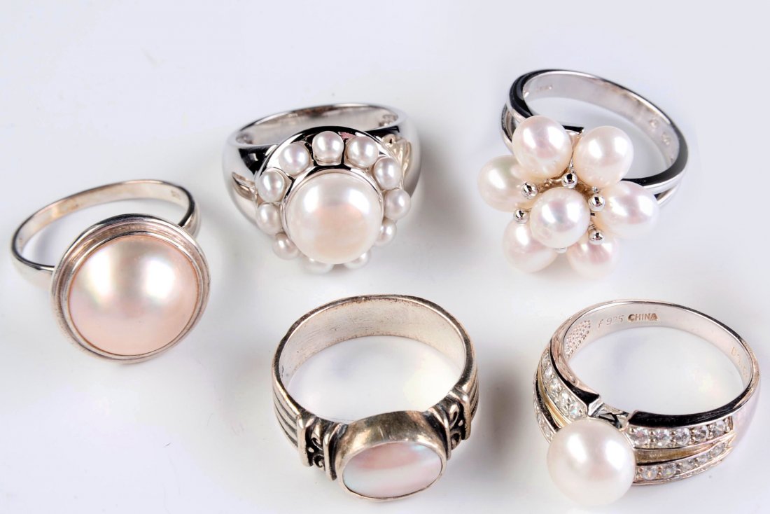 FIVE STERLING AND PEARL FASHION RINGS (1 of 6)