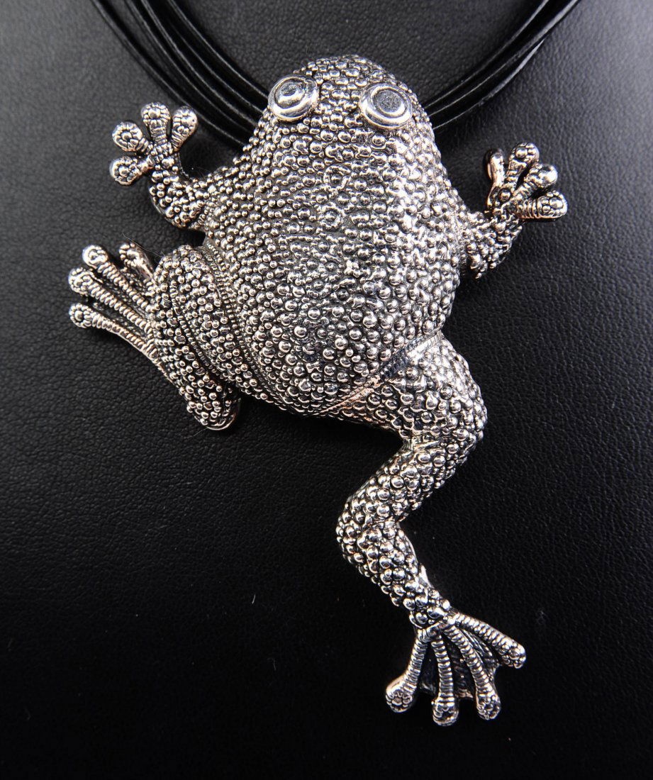STERLING SILVER FROG PENDANT (1 of 9)