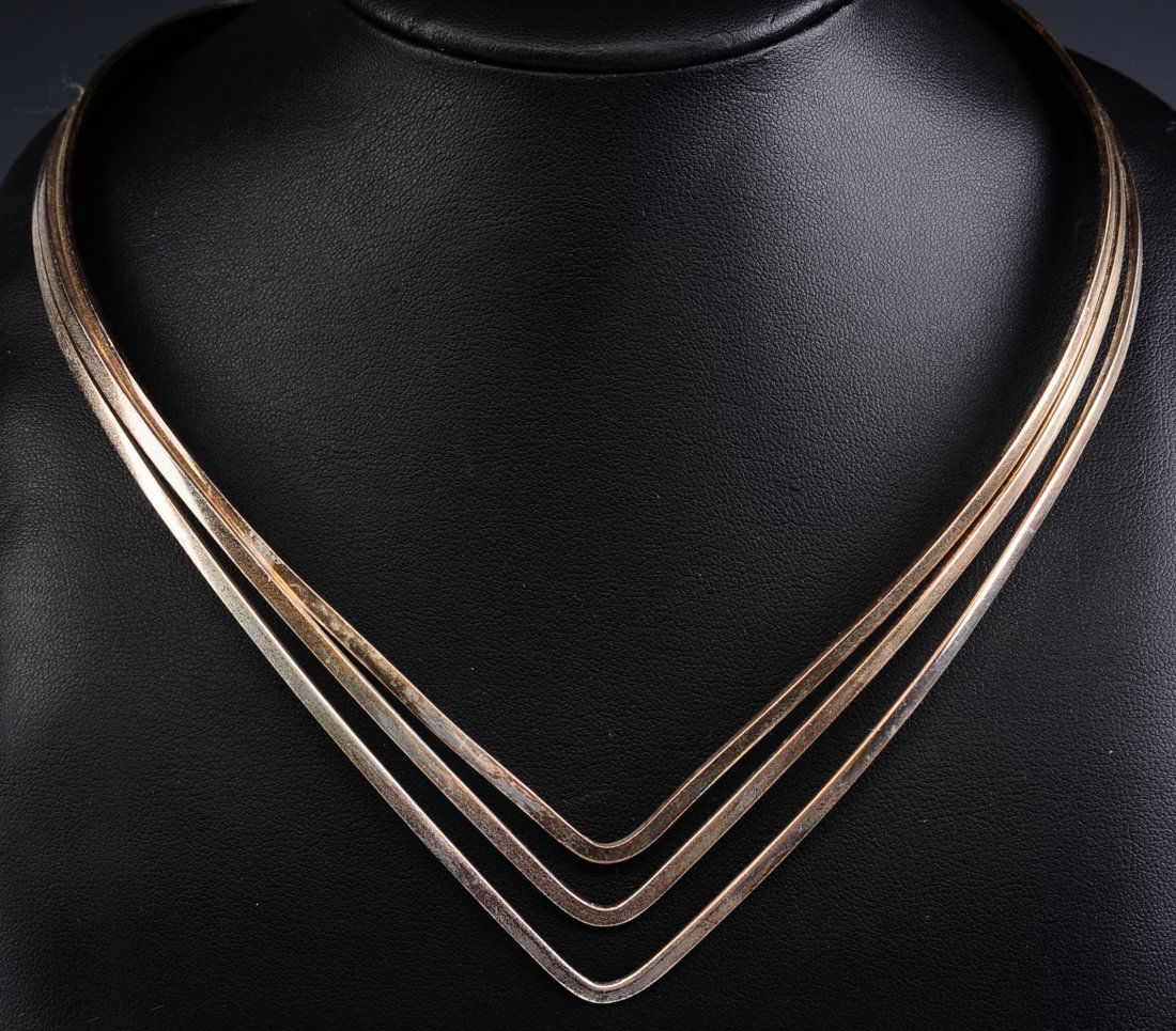 THREE STERLING SILVER COLLAR NECKLACES (1 of 7)
