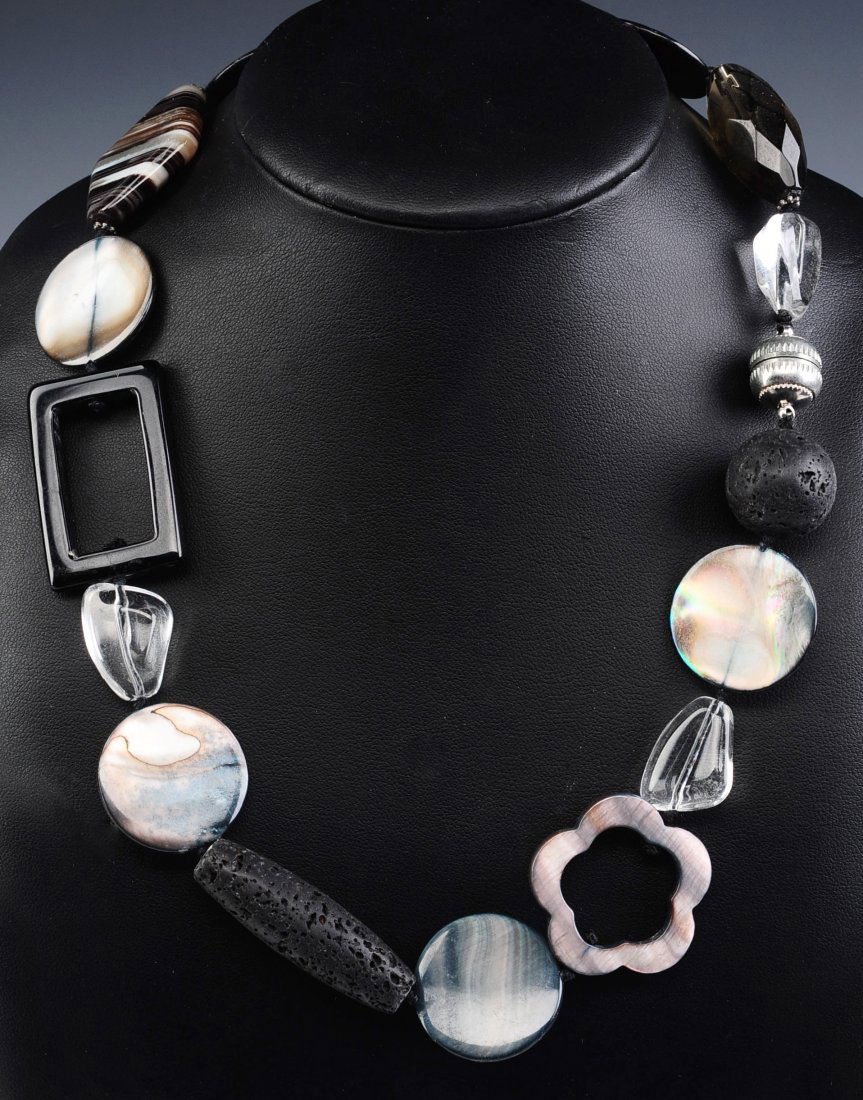 SEMI PRECIOUS JEWELRY IN AGATE, QUARTZ, LAVA AND MORE (1 of 9)