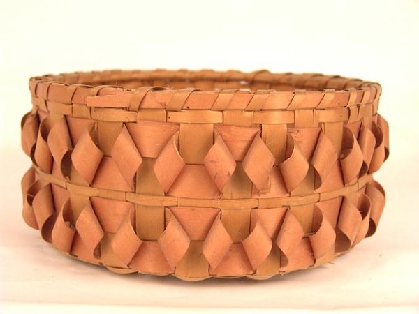 CIRCULAR FORM NORTHEAST AMERICAN INDIAN OPEN BASKE