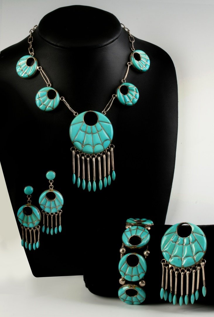 A ZUNI STERLING AND TURQUOISE 'DREAMCATCHER' SUITE (1 of 10)