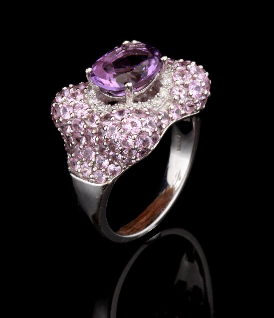 A LADIES 14K GOLD AMETHYST & DIAMOND COCKTAIL RING (1 of 7)