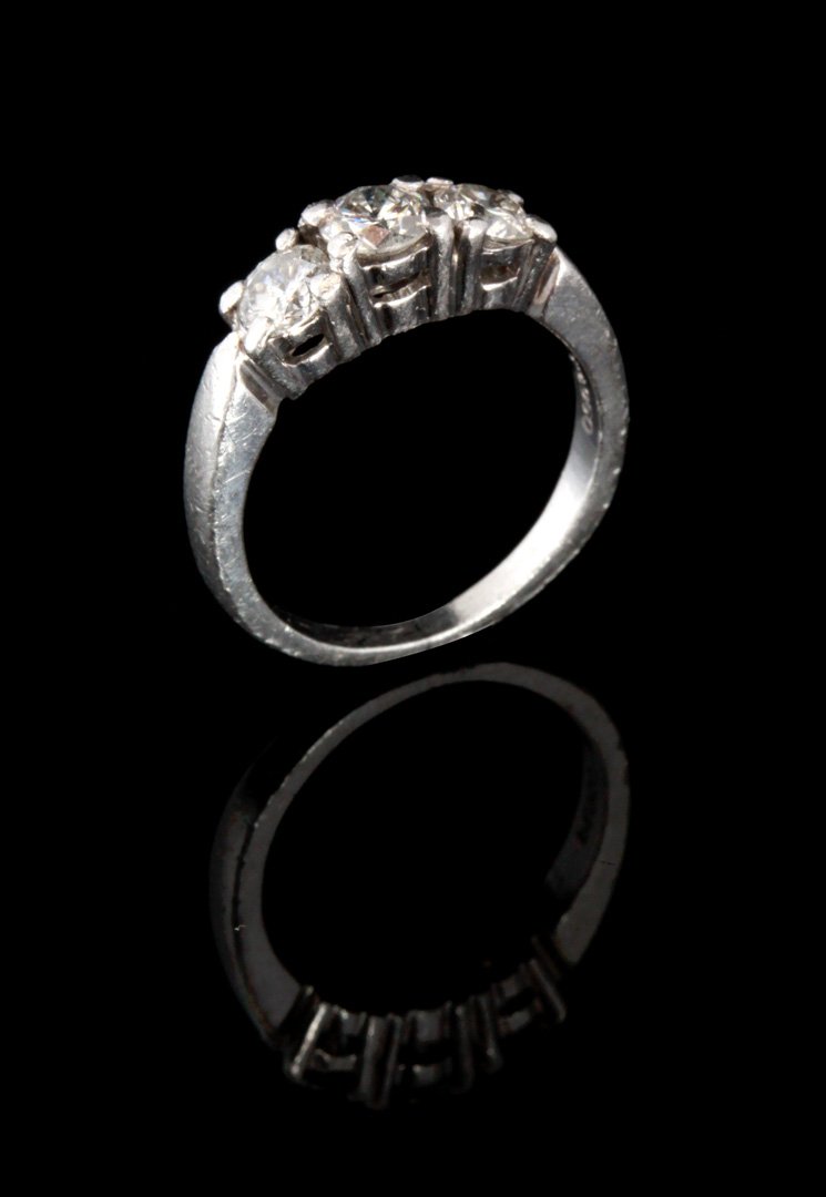 A LADIES PLATINUM PAST, PRESENT, FUTURE DIAMOND RING (1 of 7)