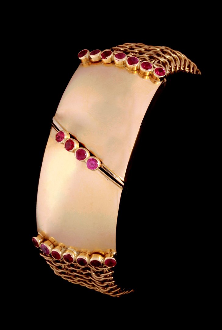 A 14K YELLOW GOLD MESH BRACELET WITH RUBIES (1 of 8)