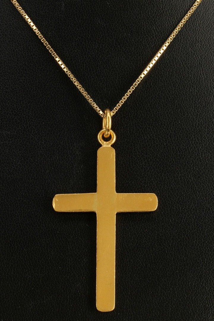 AN 22KARAT HEAVY GOLD CROSS ON 14K BOX CHAIN (1 of 7)