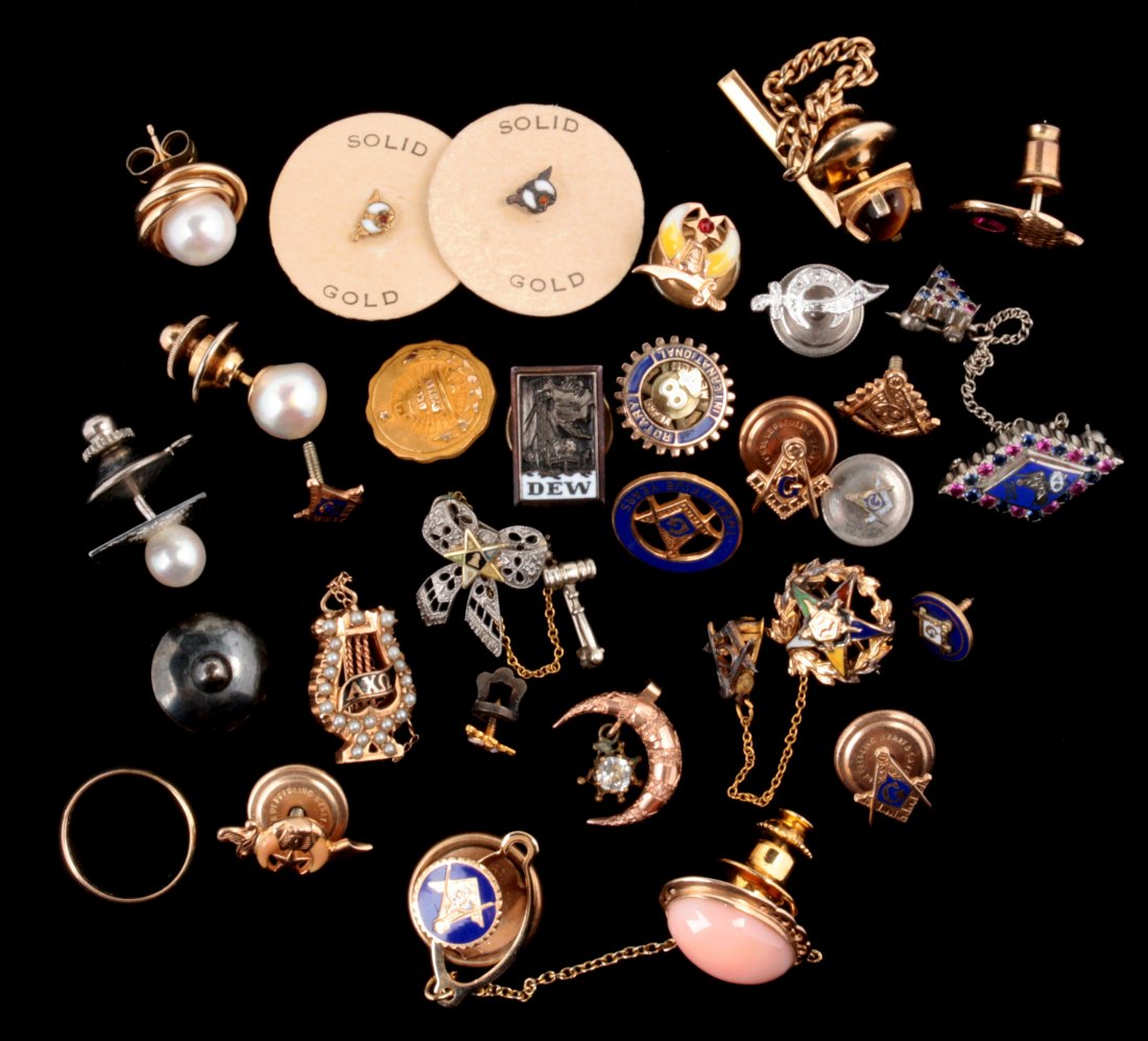 LARGE LOT OF GOLD FRATERNAL PINS, TIE TACKS, MORE (1 of 1)