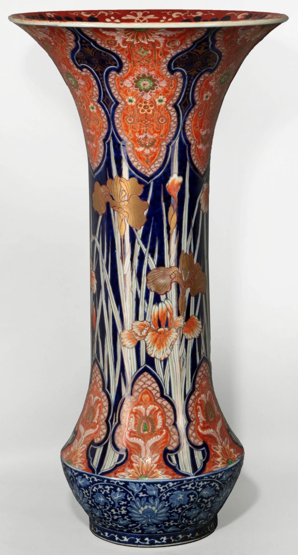 A 19TH C. JAPANESE MEIJI IMARI PORCELAIN FLOOR VASE (1 of 9)