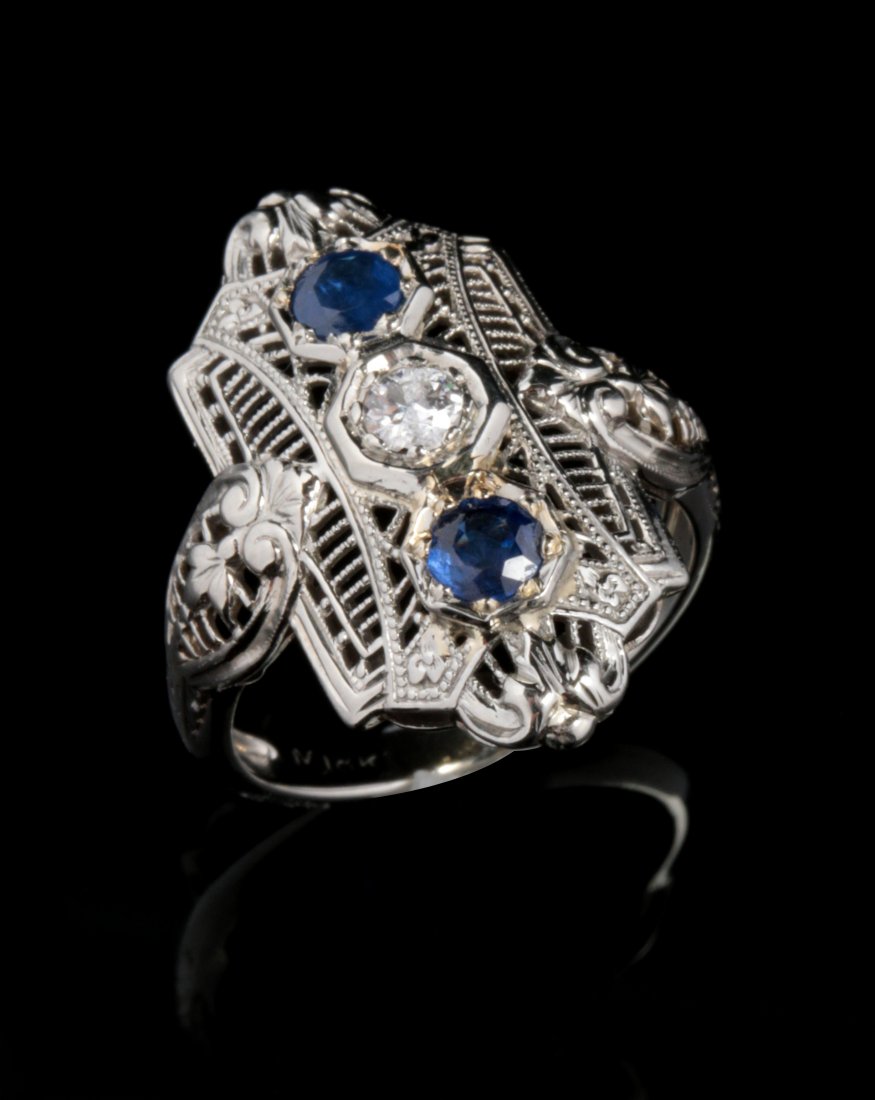 AN ART DECO STYLE 18K RING WITH DIAMONDS AND SAPPHIRES (1 of 8)
