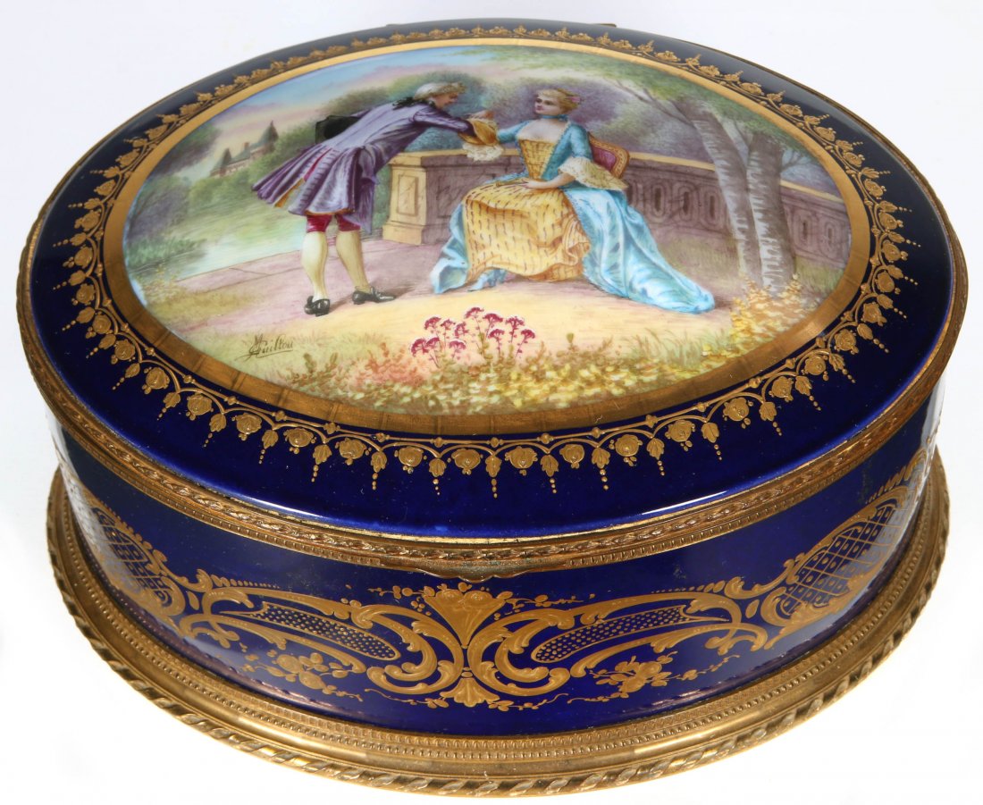 A FINE LARGE SEVRES PORCELAIN BOX SIGNED M. GUILLOU (1 of 10)