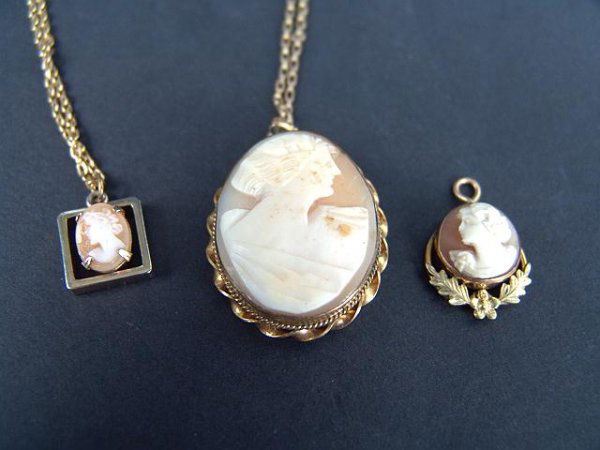 LOT OF 3 MID 20TH C CARVED SHELL CAMEO PENDANTS ON: Three nice carved shell cameos. Measuring from 1.5 to .5 inches.