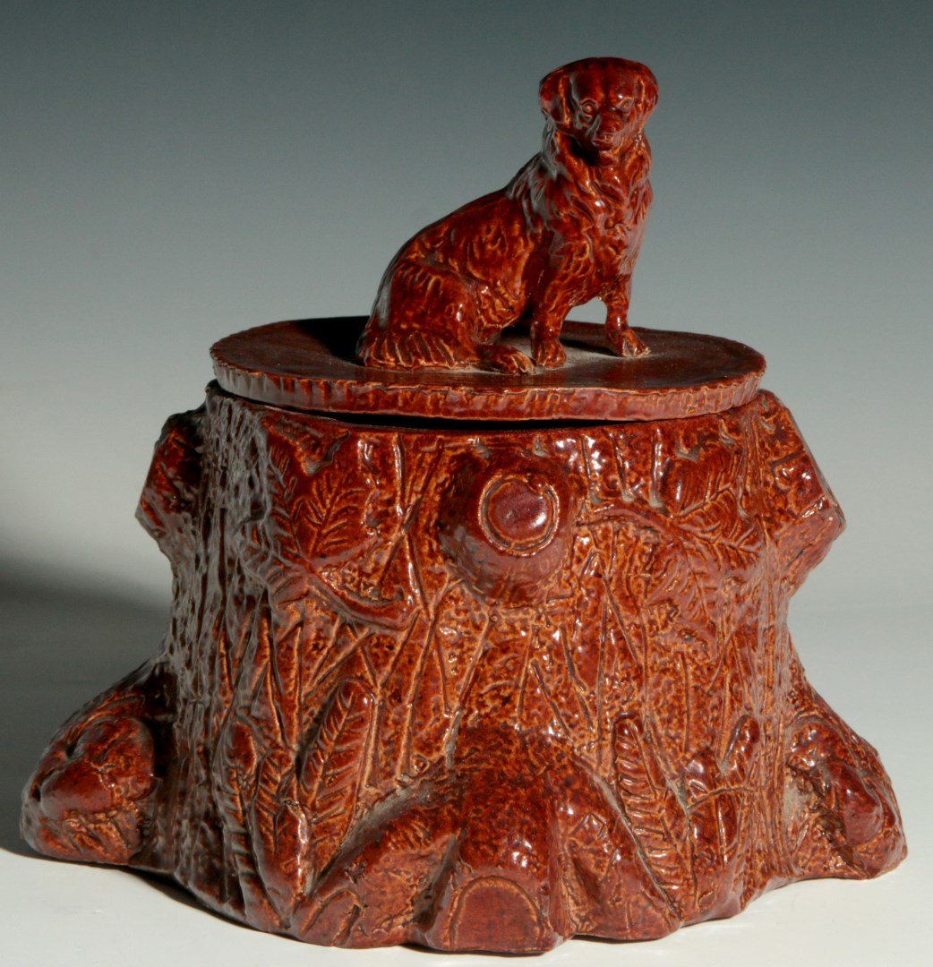 C. 1900 WHAT CHEER CLAY PRODUCTS HUMIDOR WITH DOG